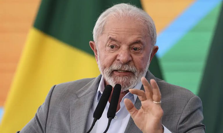 Lula ataca os EUA e insiste em enfraquecer o dólar