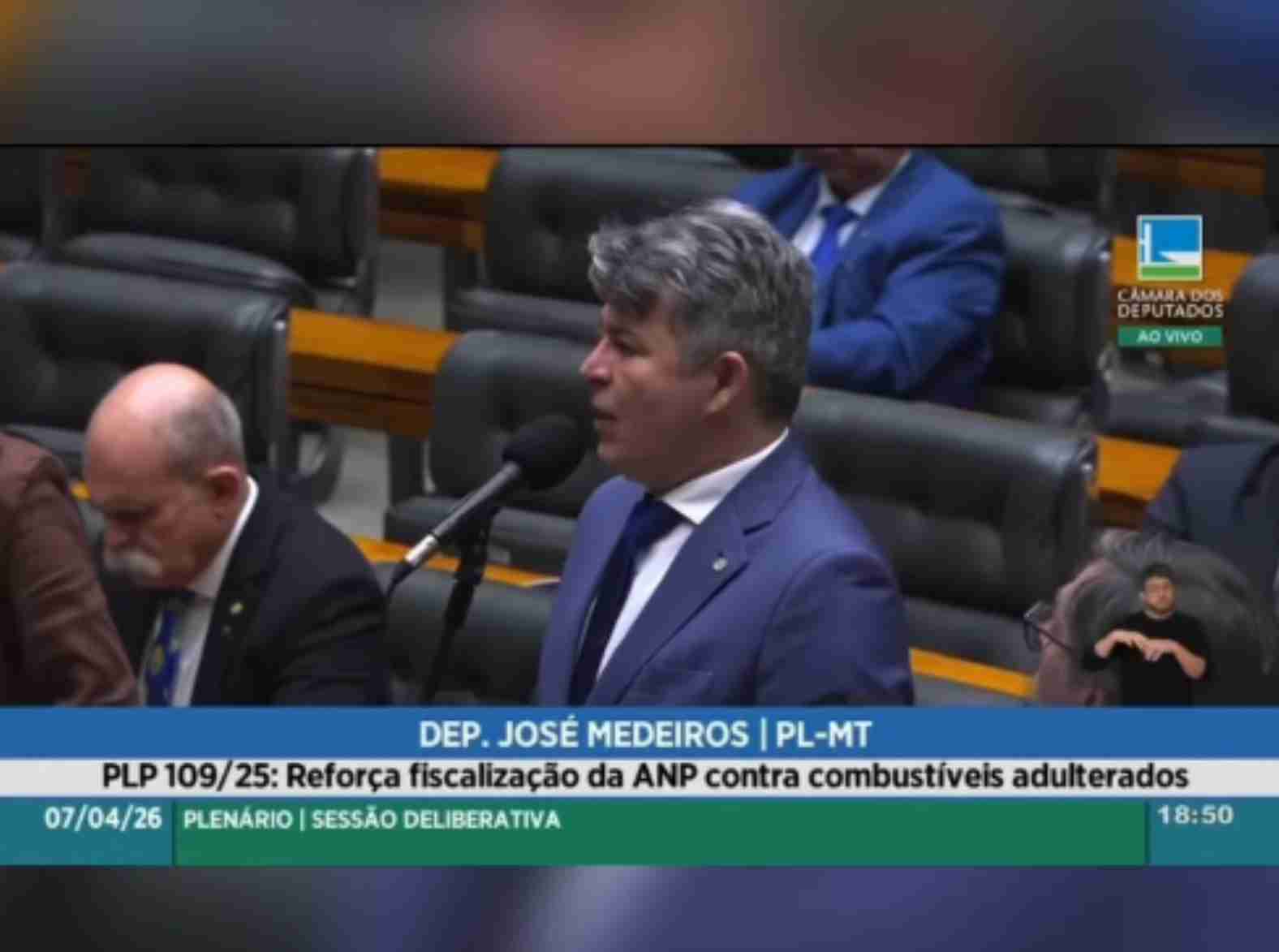  Medeiros faz críticas duras ao governo e cobra coerência nas atitudes