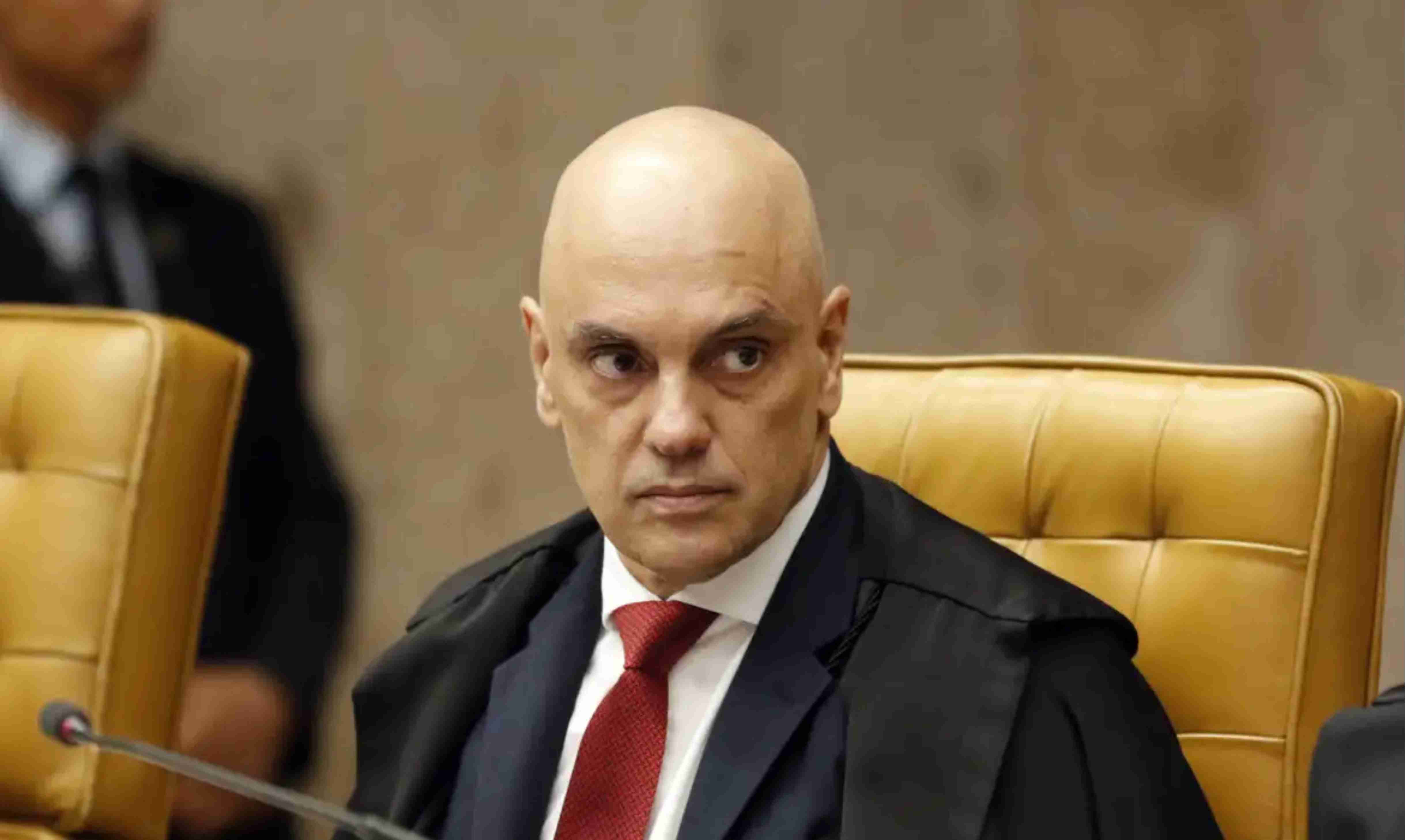 Moraes determina retirada de pedido de exame médico de Bolsonaro e gera críticas